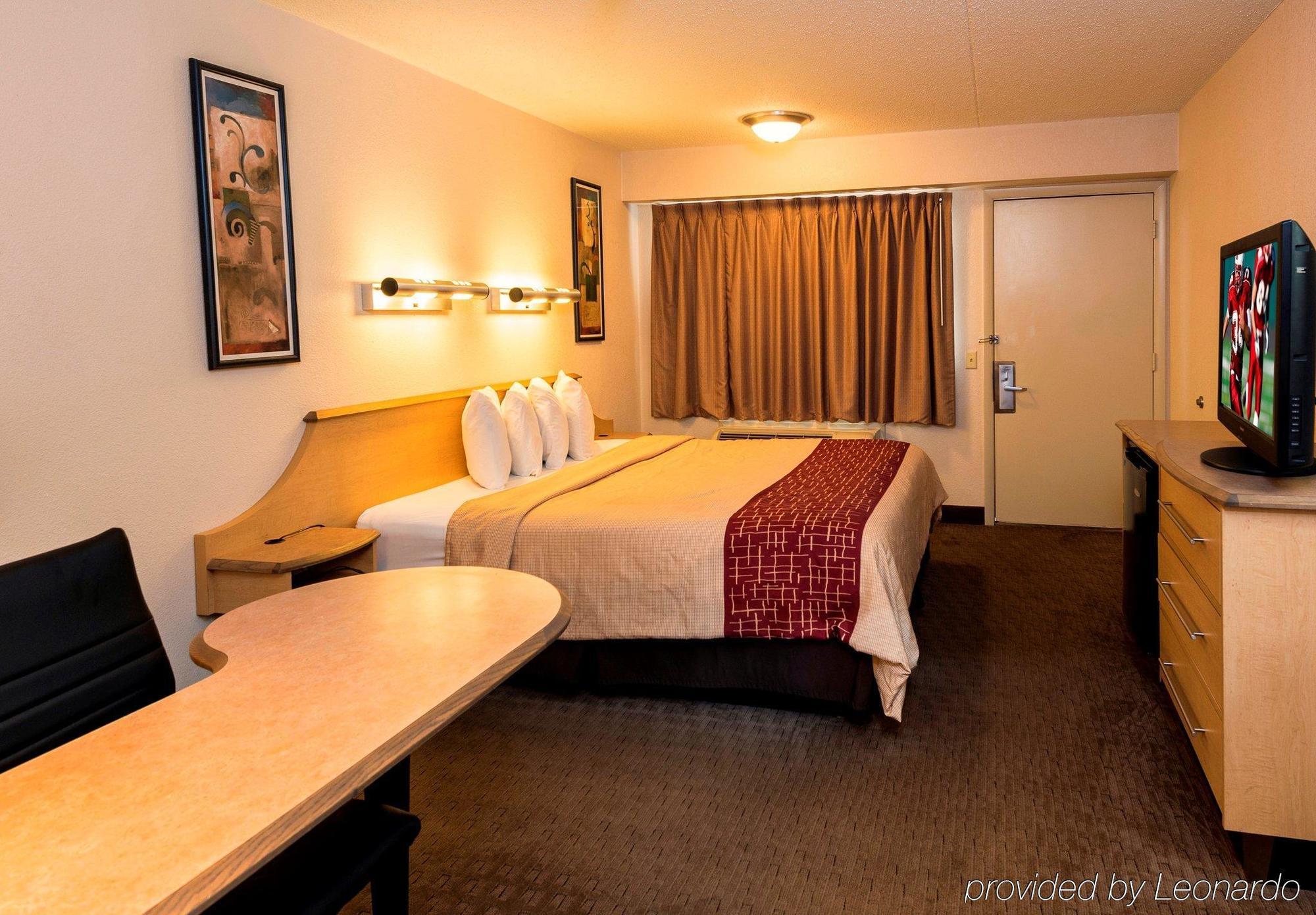 Red Roof Inn Detroit-Rochester Hills/ Auburn Hills Exterior photo