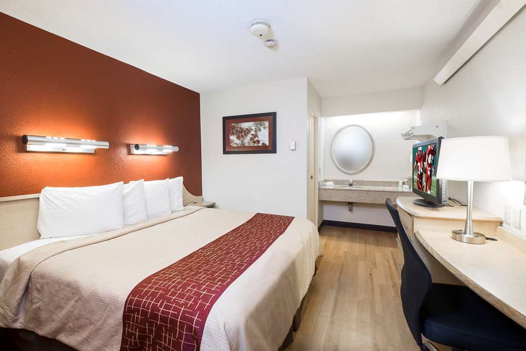 Red Roof Inn Detroit-Rochester Hills/ Auburn Hills Room photo